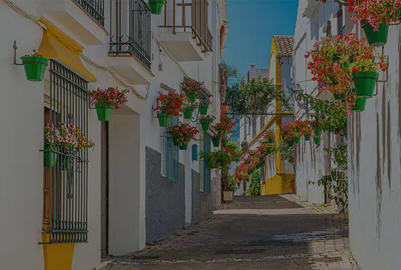 Una de las calles de Estepona